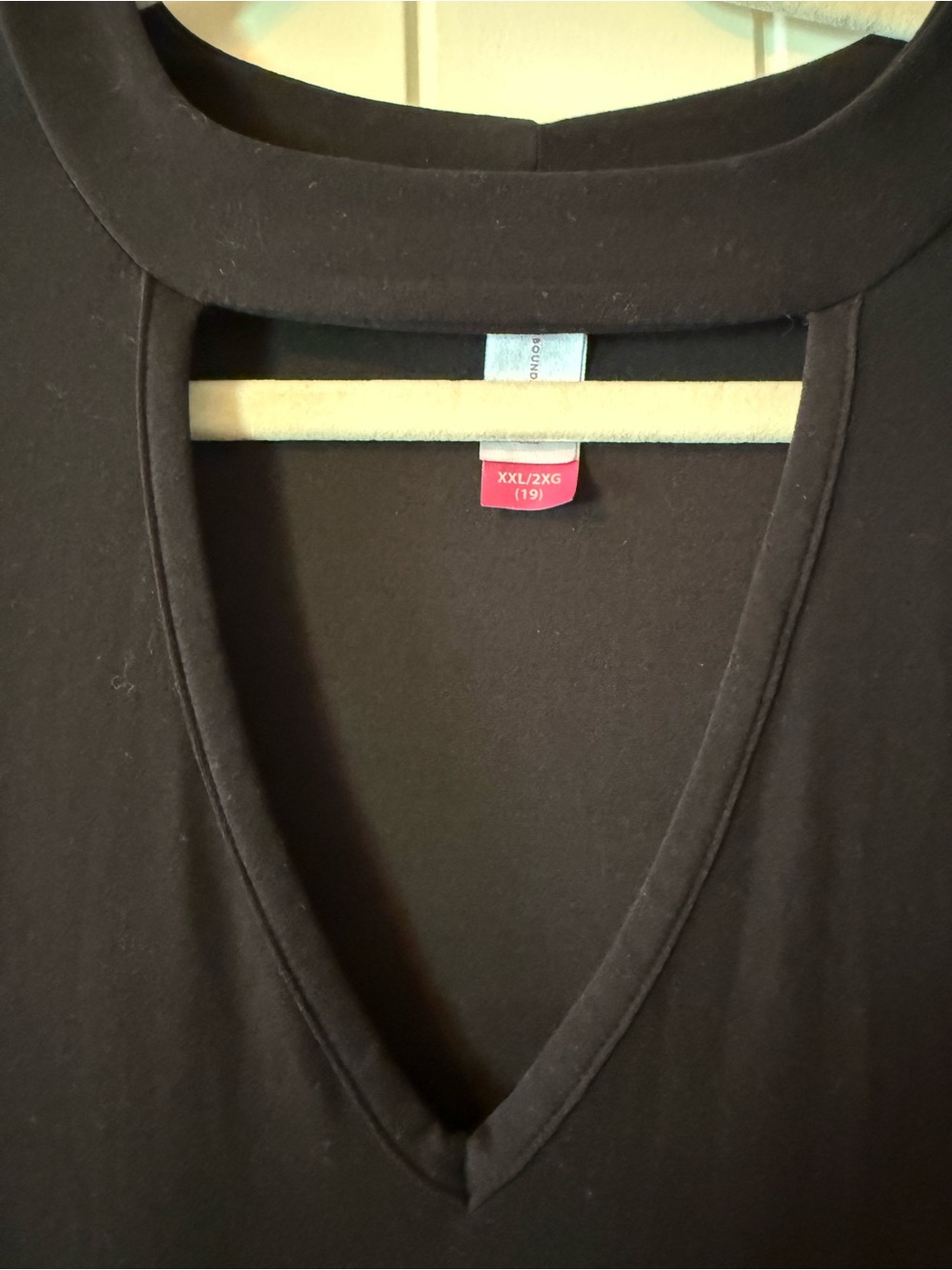 Black Midi Dress with V-Notch. Plus Size - Picture 4 of 9